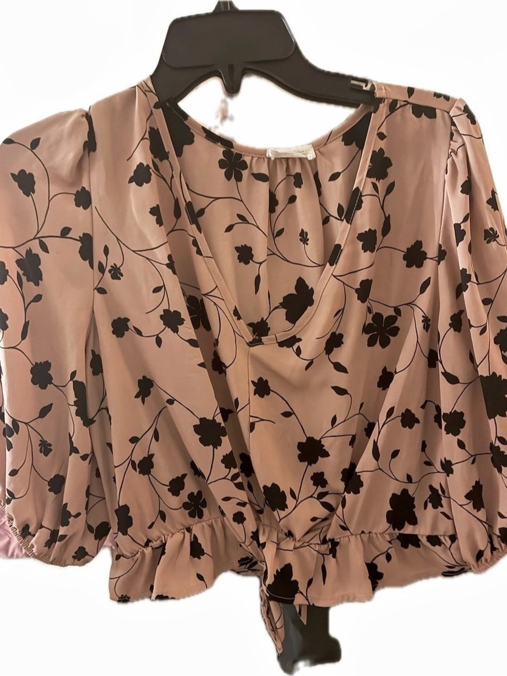 Sienna SKY Floral Blouse in light pink and Black Size Large